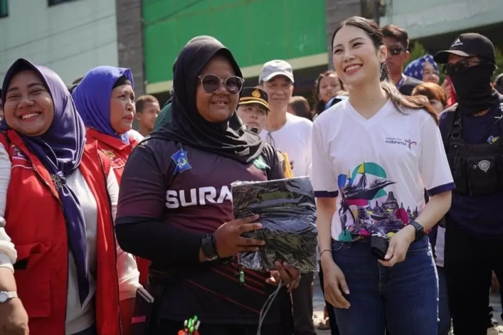 Angela Hadir di Lokasi...