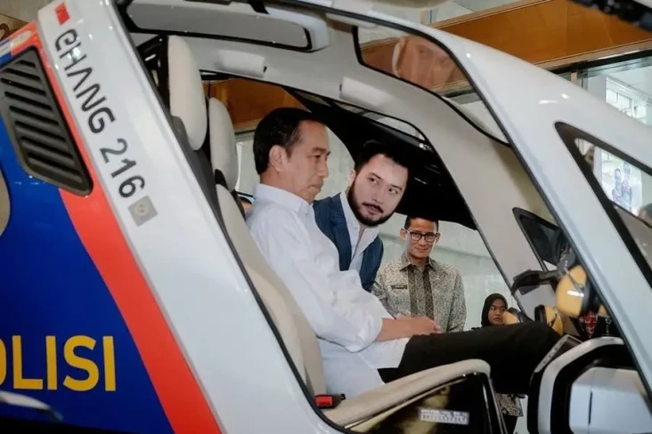 Jokowi Jajal Taksi Terbang...