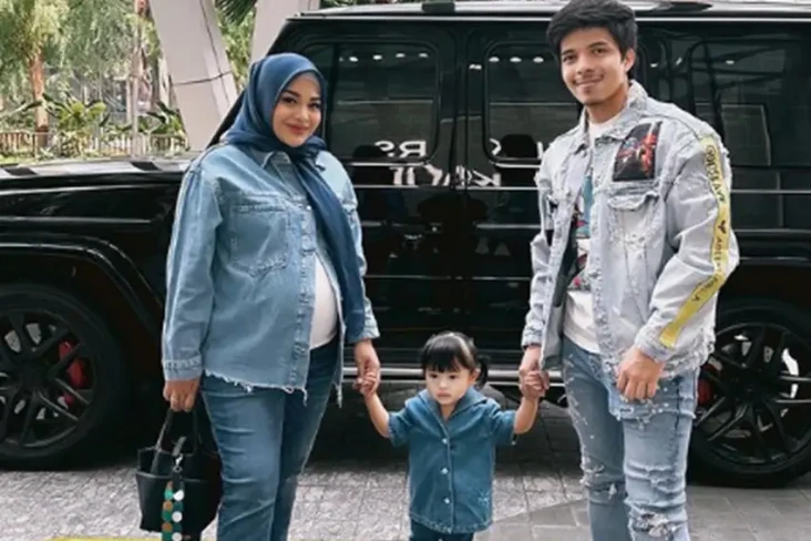 Hamil Besar, Aurel Hermansyah...