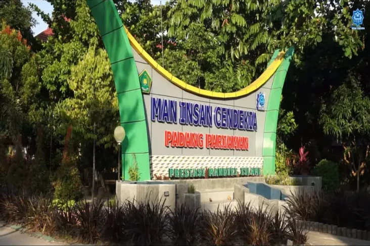 Sekolah Terbaik di Luar...