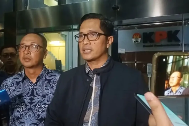 Diperiksa 6,5 Jam di...