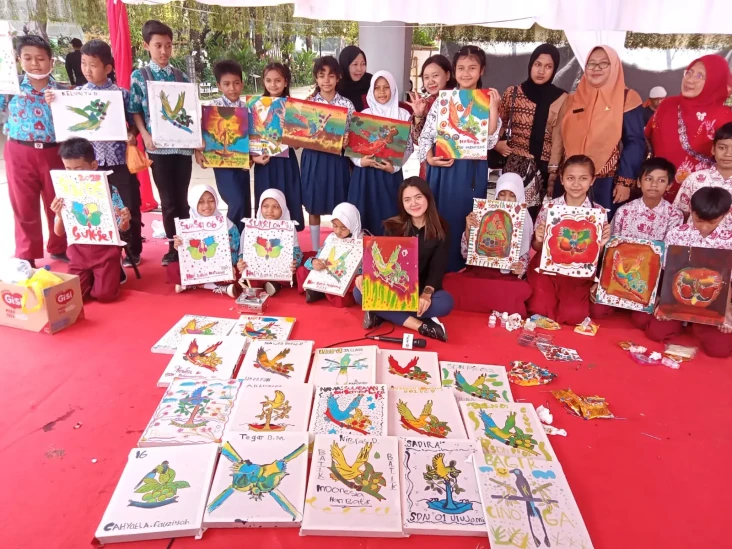 Peringati Hari Batik,...