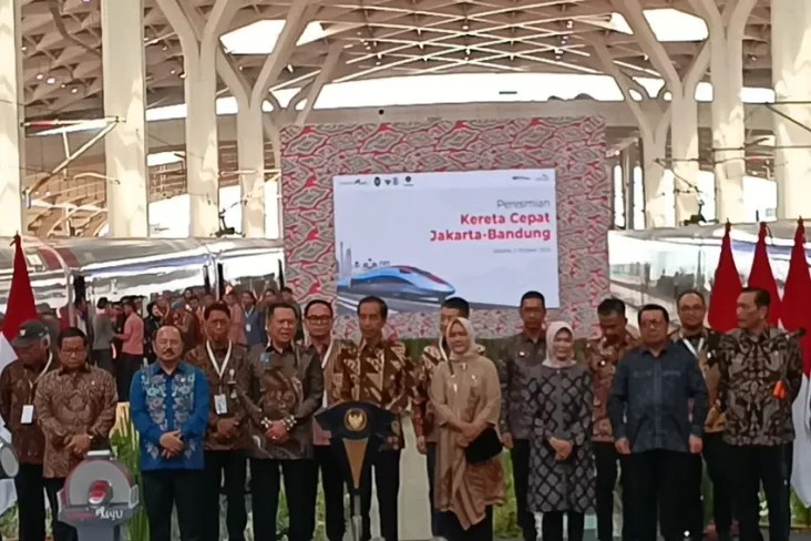 Kereta Cepat Jakarta-Bandung...