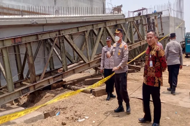 Konstruksi Proyek Jembatan...