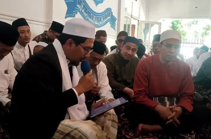 Ziarah ke Makam TGKH...