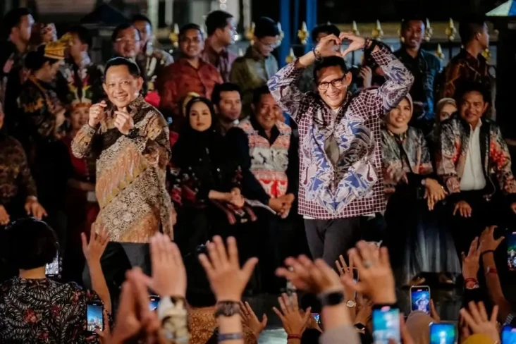 Hari Batik Nasional,...