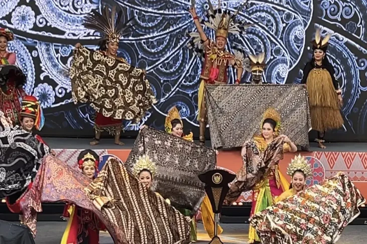 Hari Batik Nasional...