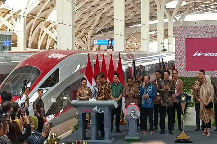 Diresmikan Jokowi, Kereta...