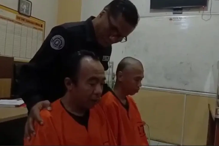 Istri Nikah dengan Pria...