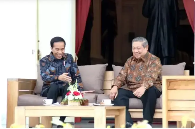 Jokowi Bertemu SBY di...