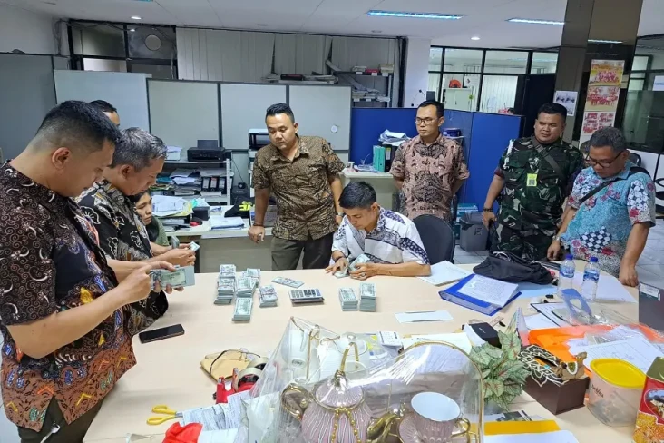 Kejagung Geledah 3 Perusahaan...