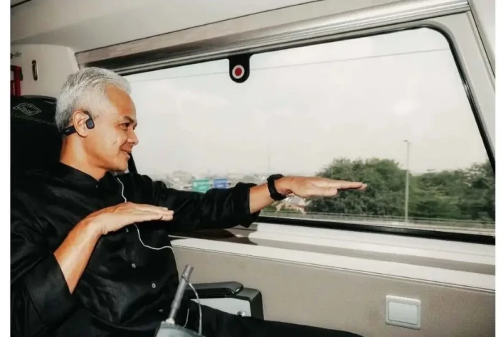 Jajal Kereta Cepat Whoosh,...