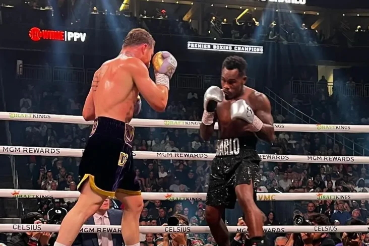 Tampil Buruk Lawan Canelo,...