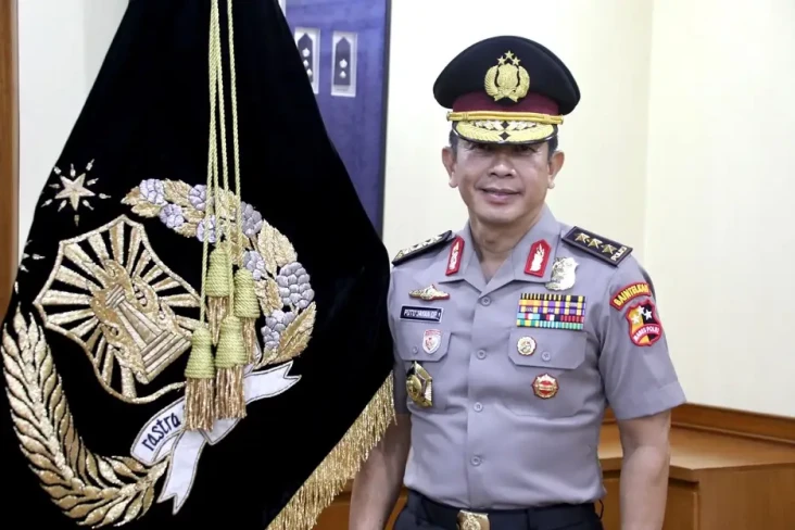 Profil Komjen Pol Putu...