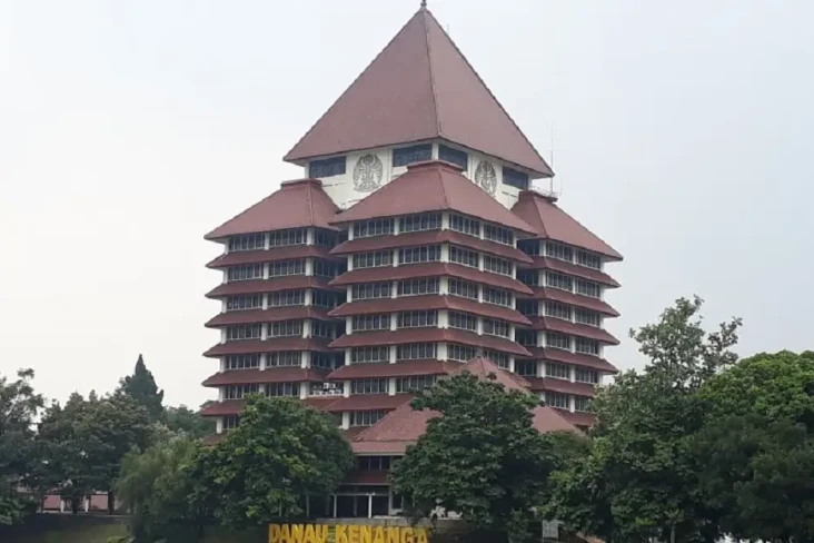 10 Universitas yang...