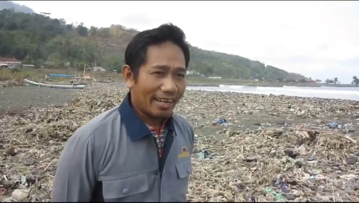 Sampah di Pantai Cibutun...