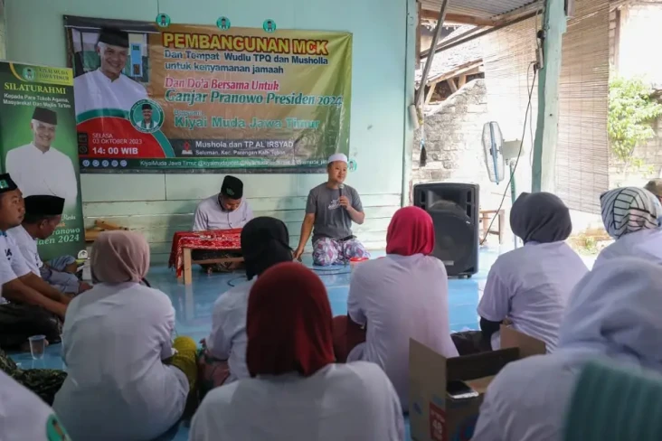 Bangun MCK, Kiai Muda...