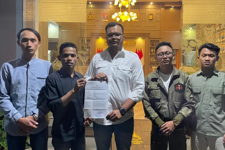 Ganjar Milenial Resmi...