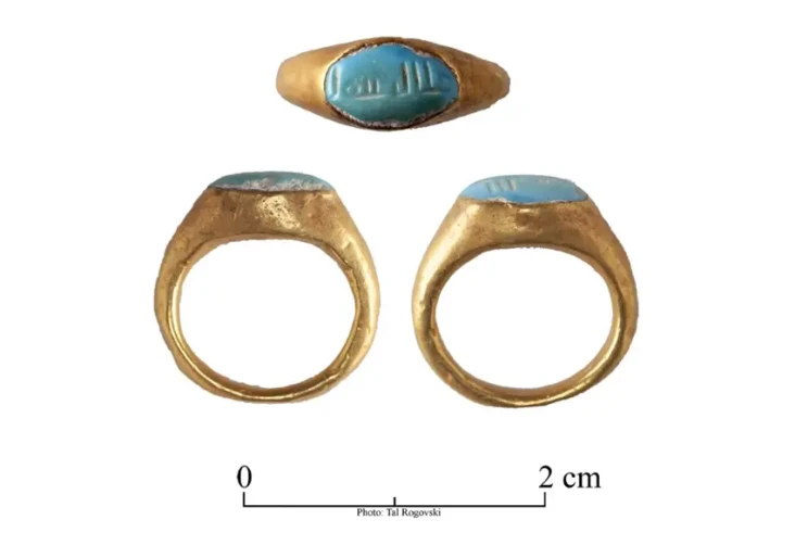 Cincin Emas Bertuliskan...