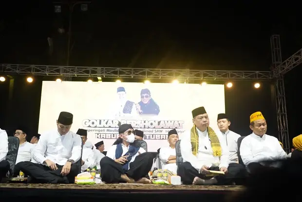 Peringati Maulid Nabi,...