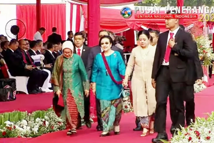 Megawati Didampingi...