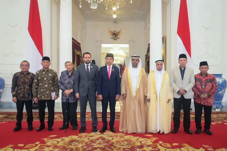 Presiden Jokowi Terima...