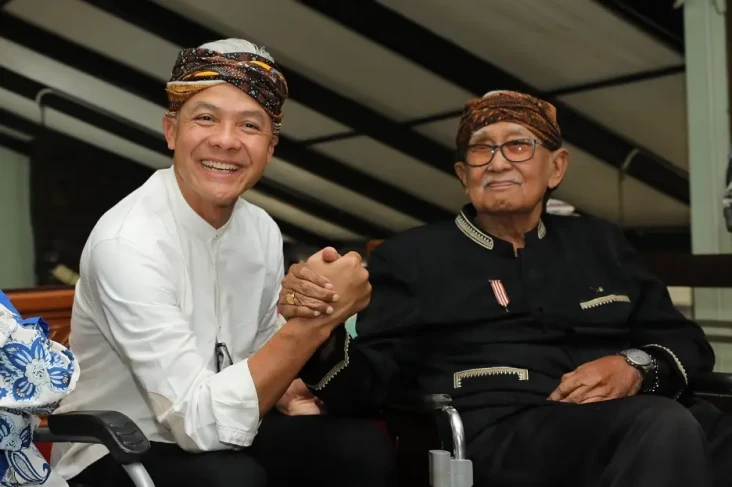 Ganjar Pranowo Terima...