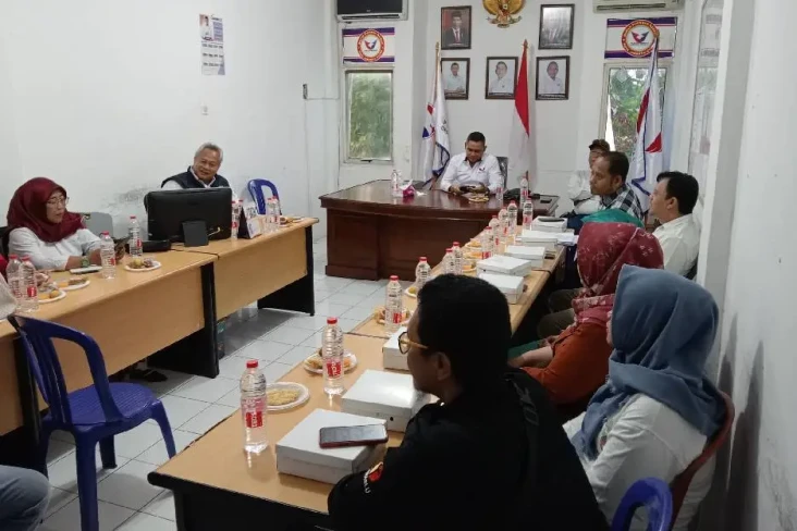 Bawaslu Sosialisasikan...