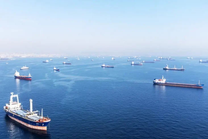 Kapal Kargo Turki Tabrak...