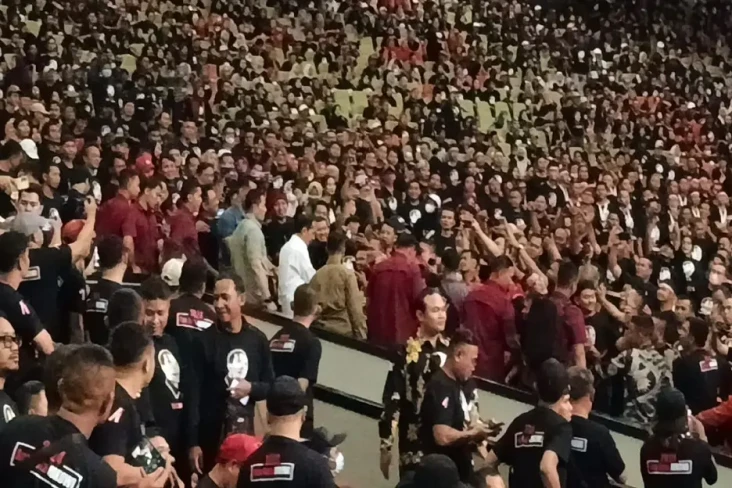 Jokowi ke Relawan: Indonesia...