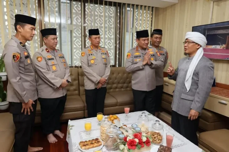 Terima Rombongan Kaops...