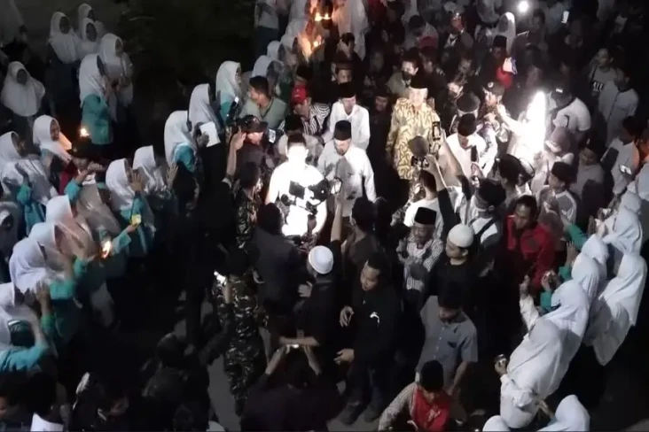 Hadiri Silaturahmi Masyayikh...