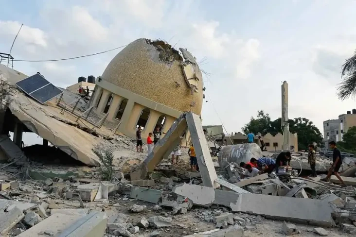 Israel Gempur Gaza,...