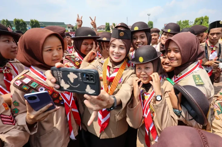 Atikoh Ganjar Hadiri...