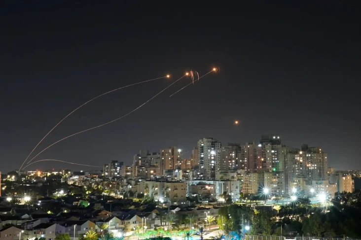 Mengenal Iron Dome,...