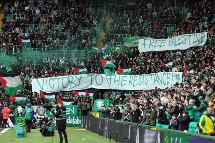 Celtic Kutuk Spanduk...