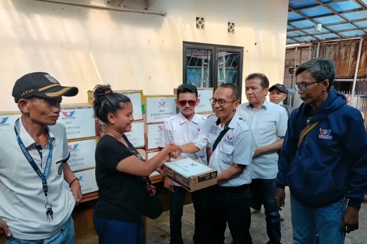 DPD Partai Perindo Beri...