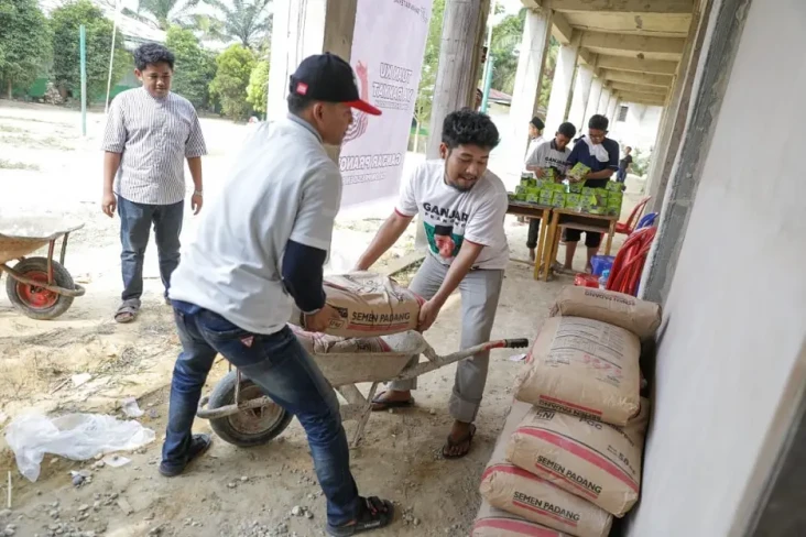 Santri Ganjar Bergotong...
