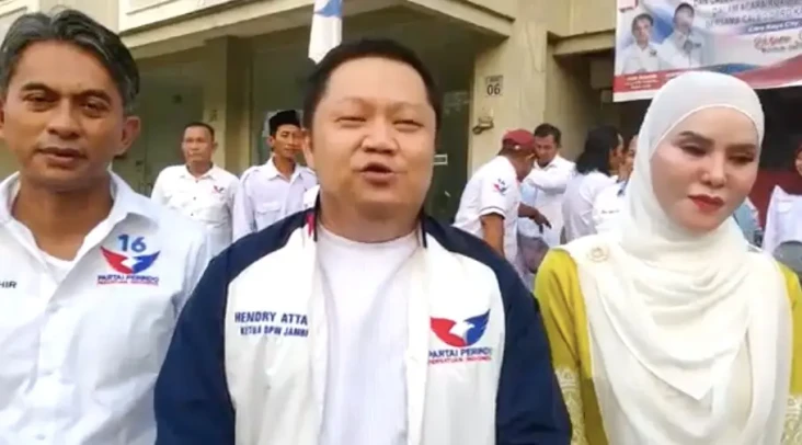 Konsolidasi Dihadiri...