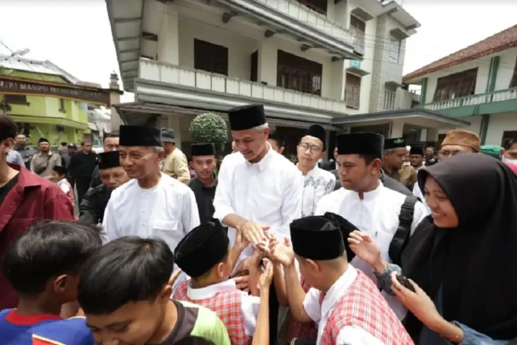 Berkunjung ke Pesantren...