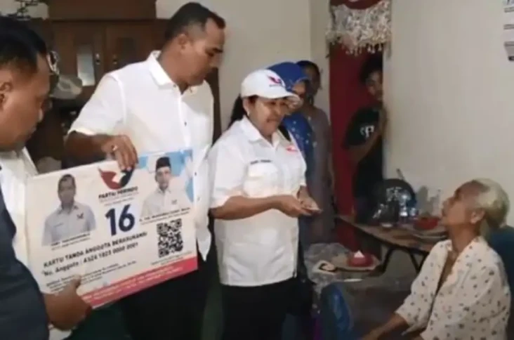 4 Warga Kediri Terima...