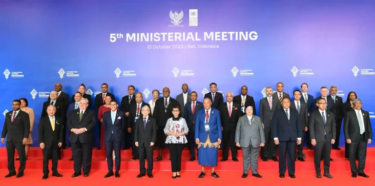 Pertemuan Tingkat Menteri...