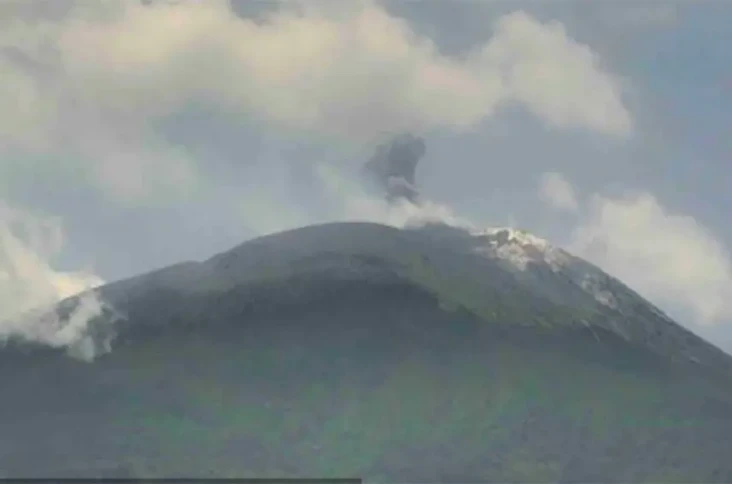 Gunung Ili Lewotolok...
