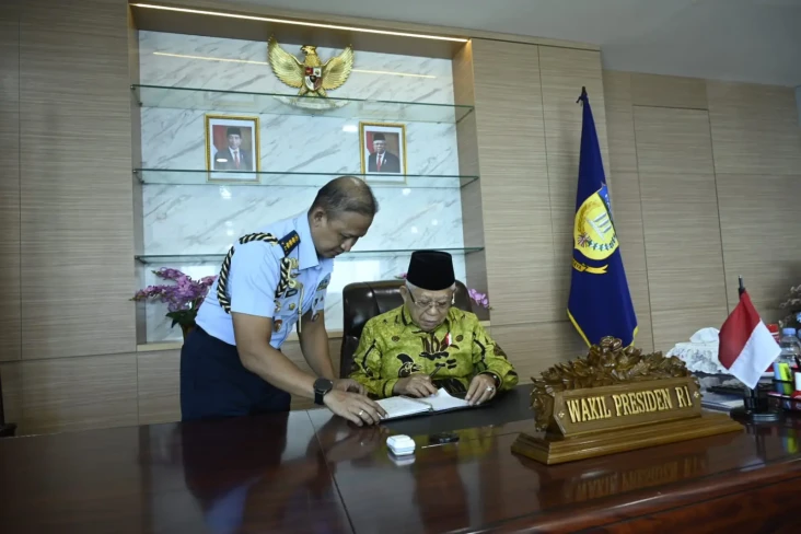 Wapres Kembali dari...