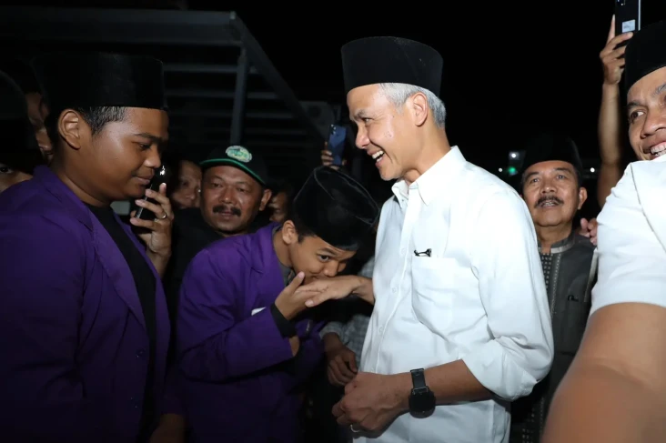 Ganjar Pranowo Kunjungi...