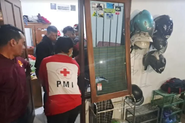 Mahasiswi Tewas di Kamar...