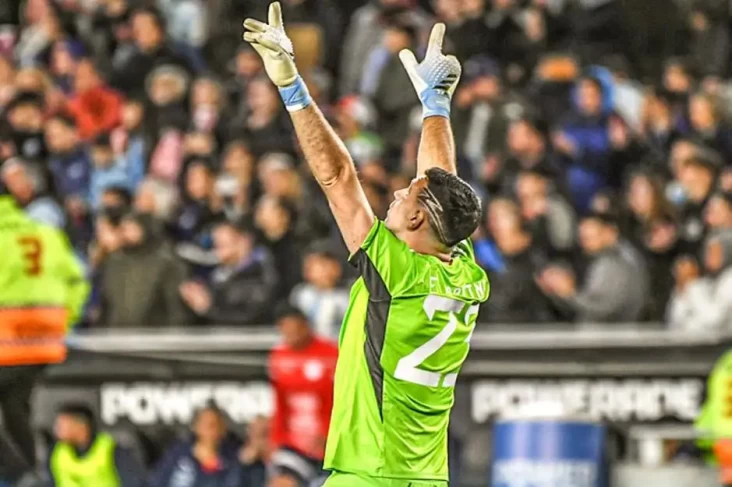 Emiliano Martinez Bikin...