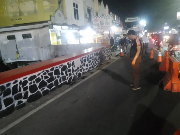 Tebing Jembatan Cigudig...