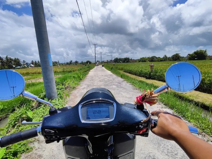 7 Tips Mengendarai Motor...