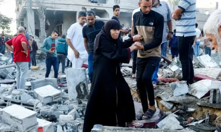 Pengeboman Israel Hampir...